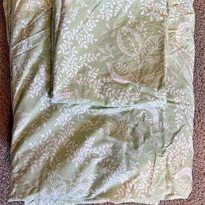 Martha Stewart Green with White Botanical Pattern King Duvet Cover Set. 2 Shams